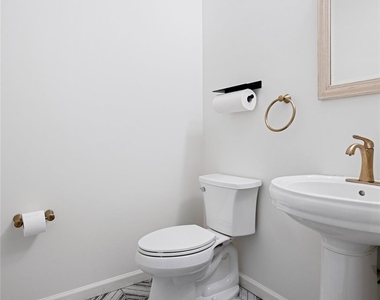 4 White Lane - Photo Thumbnail 8