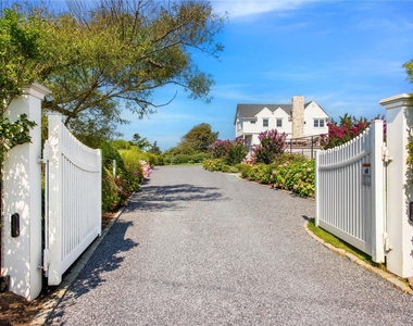 157 Dune Road - Photo Thumbnail 6