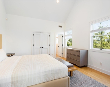 157 Dune Road - Photo Thumbnail 26