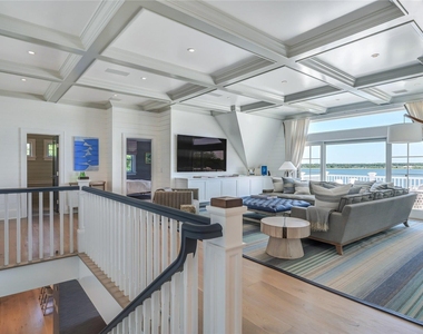 15 Montclair Avenue - Photo Thumbnail 18