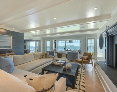 15 Montclair Avenue - Photo Thumbnail 12