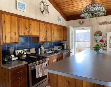 11 Seneca Street - Photo Thumbnail 4