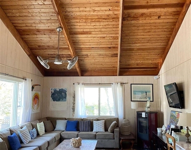 11 Seneca Street - Photo Thumbnail 2