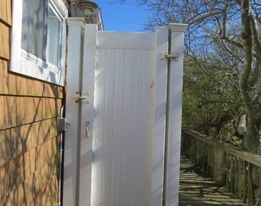 620 Dune Road - Photo Thumbnail 14
