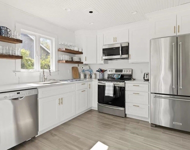 603 Bayberry Walk - Photo Thumbnail 5
