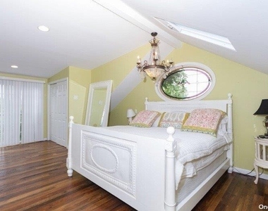 748 Ocean Breeze Walk - Photo Thumbnail 8
