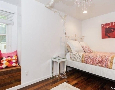 748 Ocean Breeze Walk - Photo Thumbnail 10