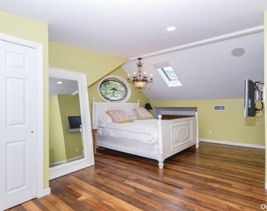 748 Ocean Breeze Walk - Photo Thumbnail 9