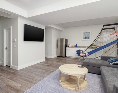 935 Southern Cross Road - Photo Thumbnail 16