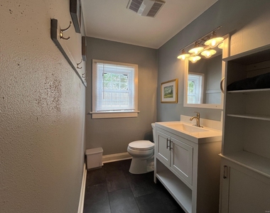 804 Evergreen Walk - Photo Thumbnail 7