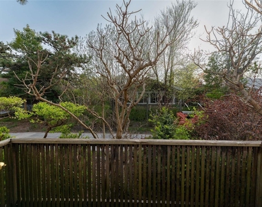 581 Bayberry Walk - Photo Thumbnail 17
