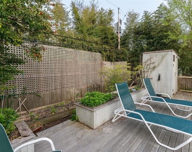 581 Bayberry Walk - Photo Thumbnail 16