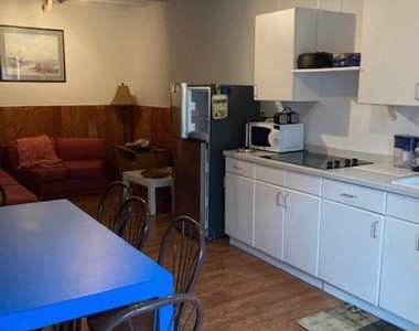 44 E Bayview Avenue - Photo Thumbnail 2