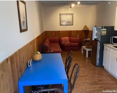 44 E Bayview Avenue - Photo Thumbnail 3