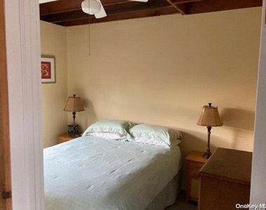 44 E Bayview Avenue - Photo Thumbnail 4