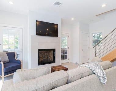 109 Bungalow Walk - Photo Thumbnail 6