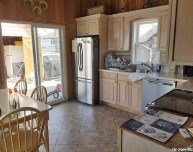 921 Evergreen Walk - Photo Thumbnail 1