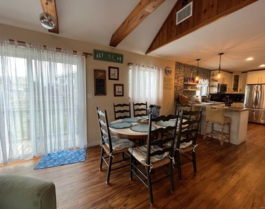 142 Bungalow - Photo Thumbnail 2