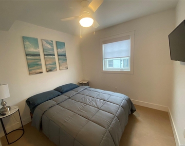 448 Dehnhoff Walk - Photo Thumbnail 5