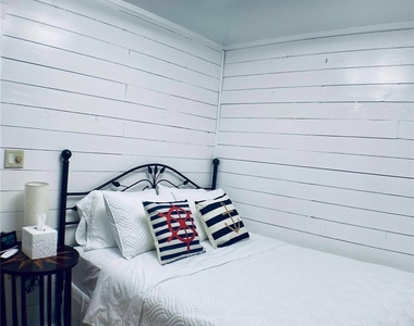 180 Clipper Road - Photo Thumbnail 9