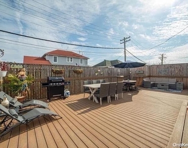 908 Evergreen Walk - Photo Thumbnail 9