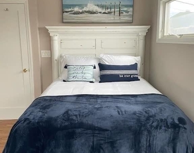 908 Evergreen Walk - Photo Thumbnail 4