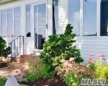 15 Downs Boulevard - Photo Thumbnail 5