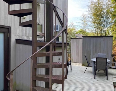373 Dehnhoff Walk - Photo Thumbnail 15