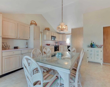 11a Oakhurst Road - Photo Thumbnail 7