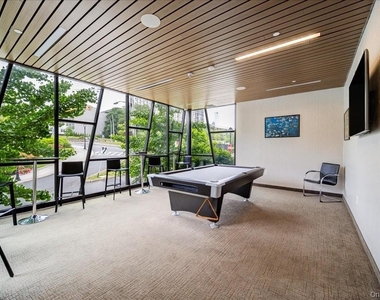 10 Dekalb Avenue - Photo Thumbnail 18