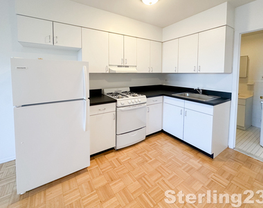Copy of 18-29 27th Avenue - Photo Thumbnail 3