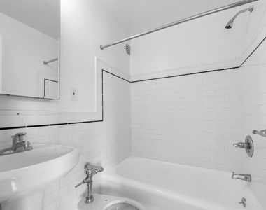 95 Christopher Street - Photo Thumbnail 4