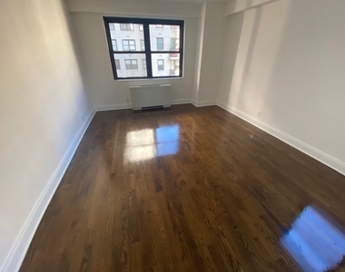 East 89th Street - Photo Thumbnail 9