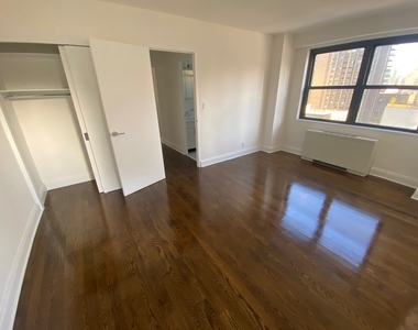 East 89th Street - Photo Thumbnail 14