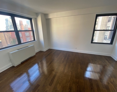 East 89th Street - Photo Thumbnail 13