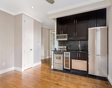 432 East 13th Street - Photo Thumbnail 4