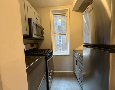 340 East 58th Street - Photo Thumbnail 5