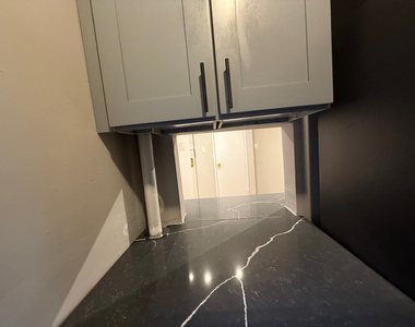 340 East 58th Street - Photo Thumbnail 6