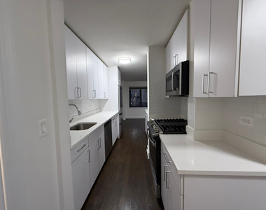 405 East 56th Street - Photo Thumbnail 4