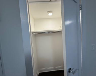 405 East 56th Street - Photo Thumbnail 3