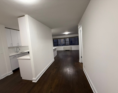 405 East 56th Street - Photo Thumbnail 12
