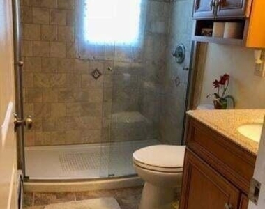 310 Maryland Avenue - Photo Thumbnail 9
