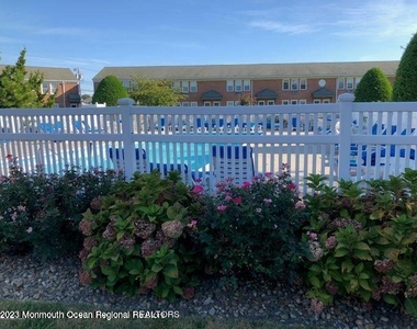 310 Maryland Avenue - Photo Thumbnail 1