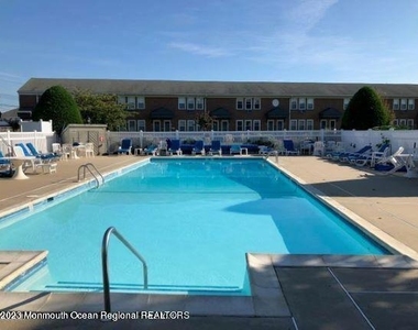 310 Maryland Avenue - Photo Thumbnail 2