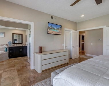 237 Vista Royale Circle W - Photo Thumbnail 16