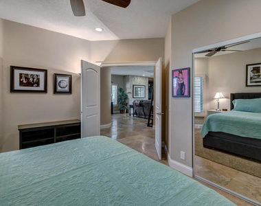237 Vista Royale Circle W - Photo Thumbnail 20