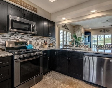 237 Vista Royale Circle W - Photo Thumbnail 11