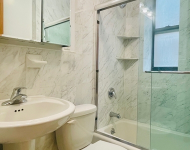 1680 York Avenue - Photo Thumbnail 13