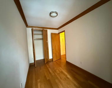 1680 York Avenue - Photo Thumbnail 11