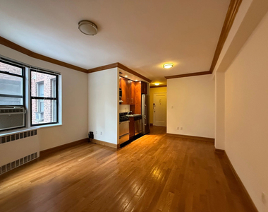 1680 York Avenue - Photo Thumbnail 4